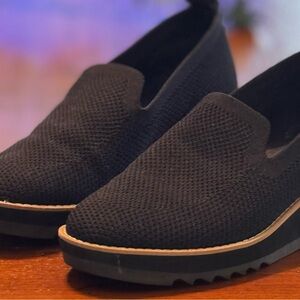 Eileen Fisher Shoes size 6.5.  Black